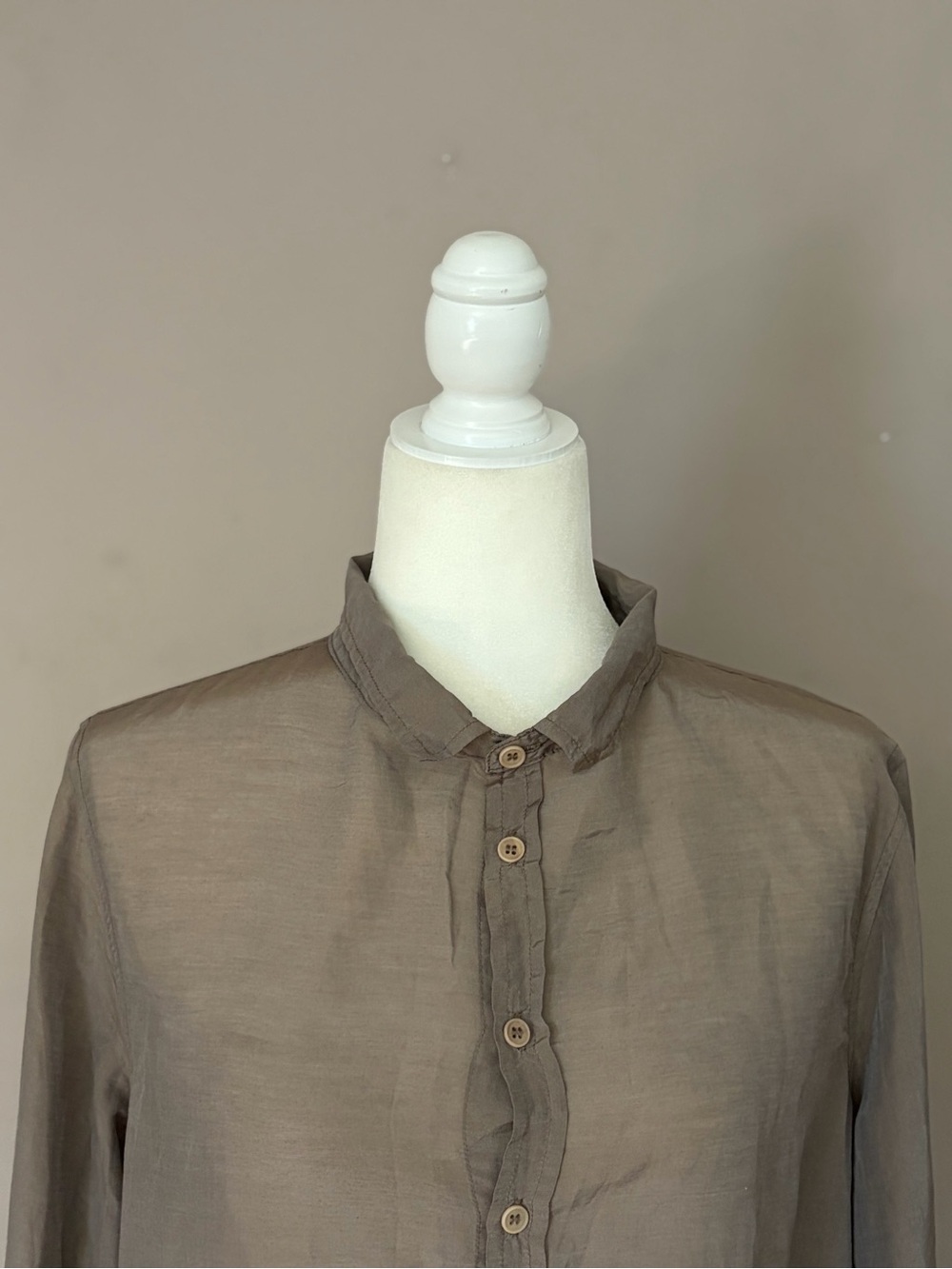 CP Shades Cotton Silk Blend Neutral Tan Button-Front Blouse Size Large - Picture 2 of 12